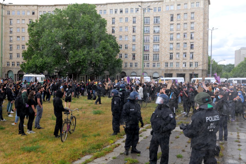 BlackLivesMatter protest Karl-Marx-Allee Berlin 2020-06-06 38