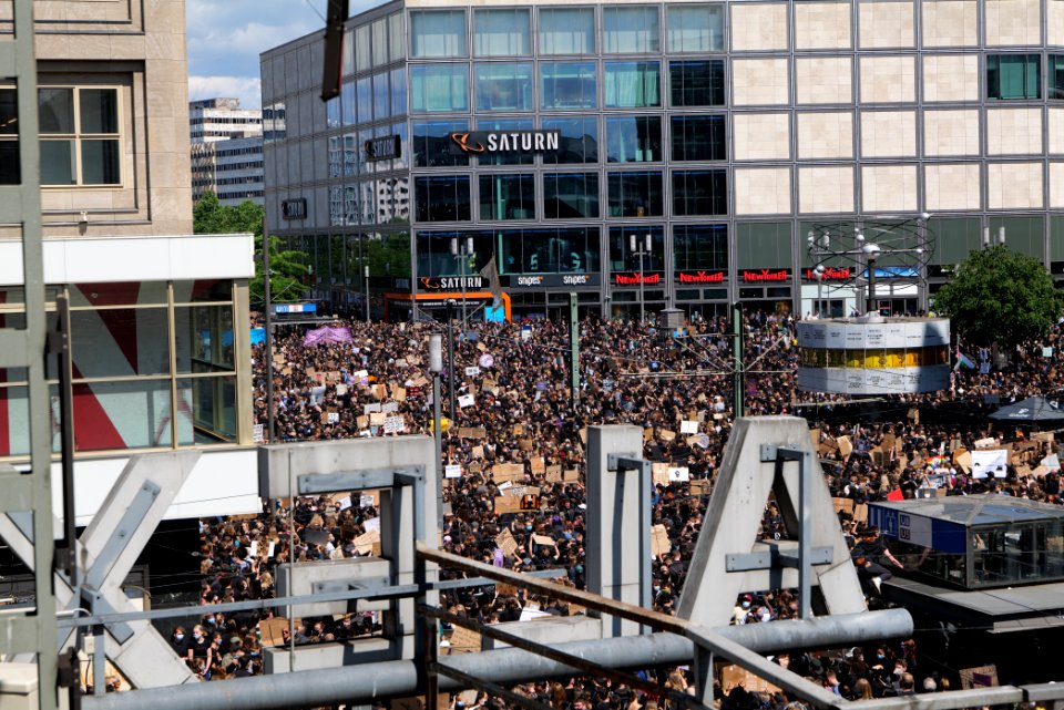 BlackLivesMatter protest Alexanderplatz Berlin 2020-06-06 17
