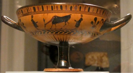 Black-figure terracotta kylix (wine cup), Greece. late 6th century BCE, Honolulu Academy of Arts (cropped 1)