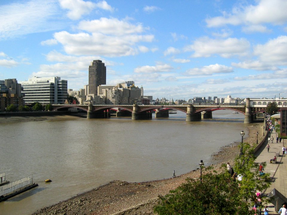 Blackfriars-Railway-Bridge-20040918-001