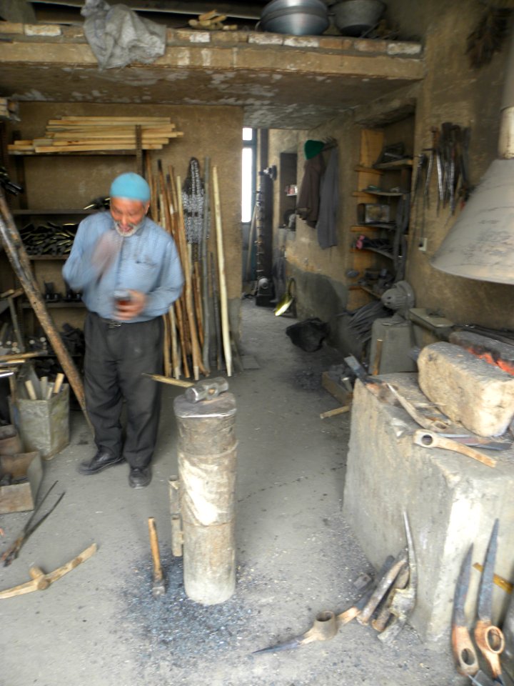 Blacksmith man in Nishapur 08