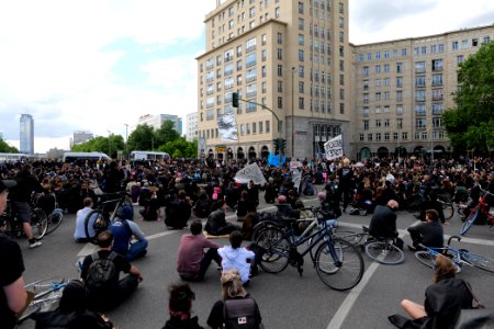 BlackLivesMatter protest Karl-Marx-Allee Berlin 2020-06-06 61