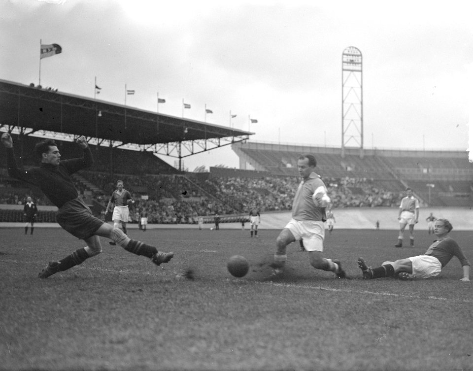 Blauw-Wit tegen ADO 3-2, Bestanddeelnr 903-0566