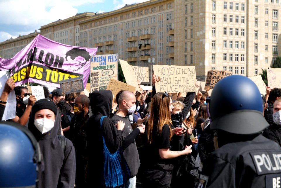 BlackLivesMatter protest Karl-Marx-Allee Berlin 2020-06-06 40