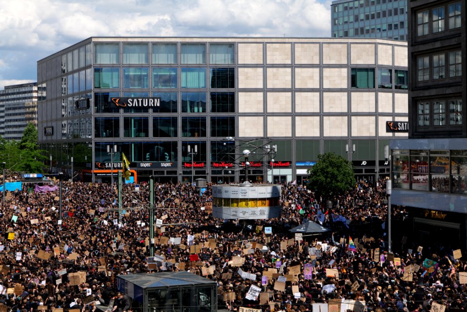 BlackLivesMatter protest Alexanderplatz Berlin 2020-06-06 36