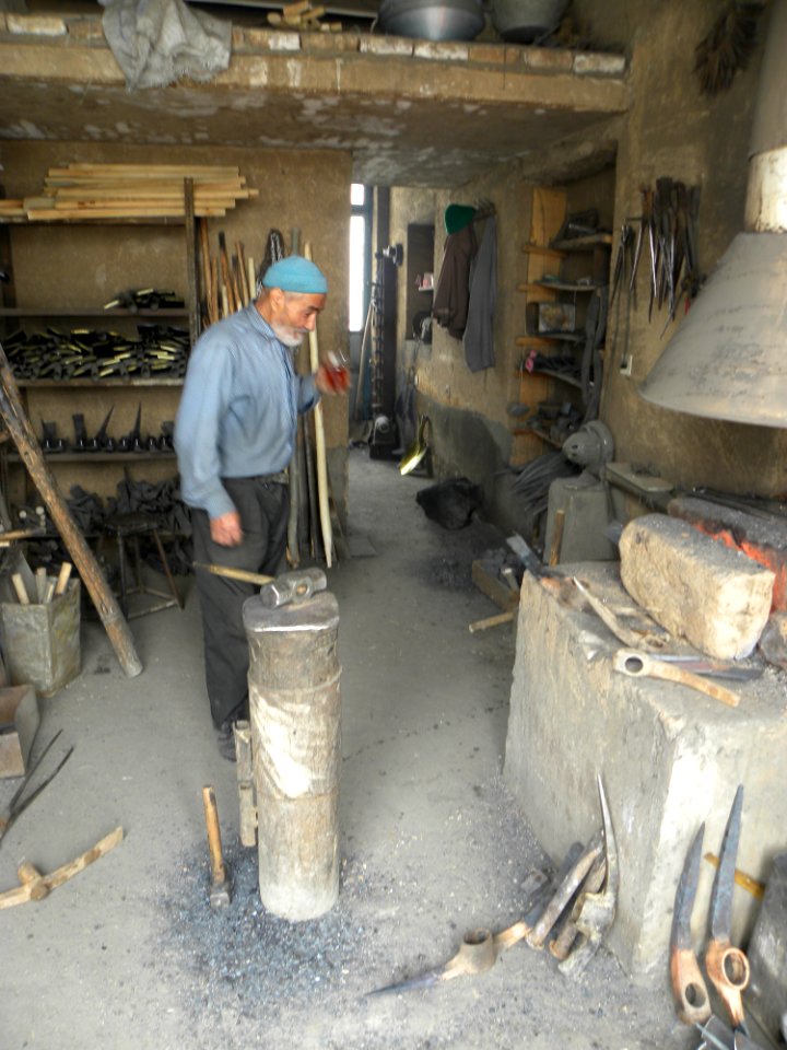 Blacksmith man in Nishapur 09