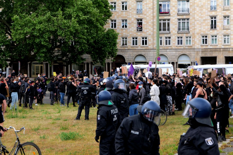 BlackLivesMatter protest Karl-Marx-Allee Berlin 2020-06-06 37