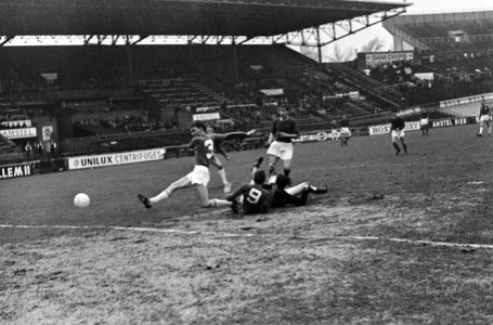 Blauw-Wit tegen Graafschap, De Jong (Blauw-Wit) scoort 1- keeper Hentenaar en Ha, Bestanddeelnr 919-8919