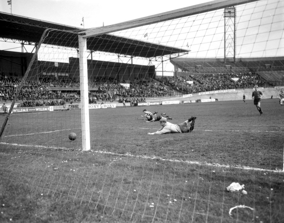 Blauw-Wit tegen PSV 2-4, spelmomenten, Bestanddeelnr 916-4030
