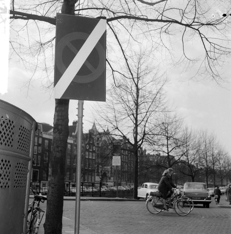 Blauwe zone tussen Vijzelstraat en Leidsestraat aan onevenzijde, einde van deze , Bestanddeelnr 916-3048