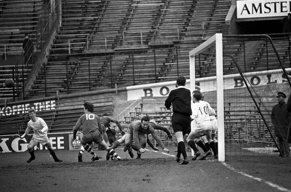 Blauw-Wit tegen VVV, spelmoment, Bestanddeelnr 918-9658