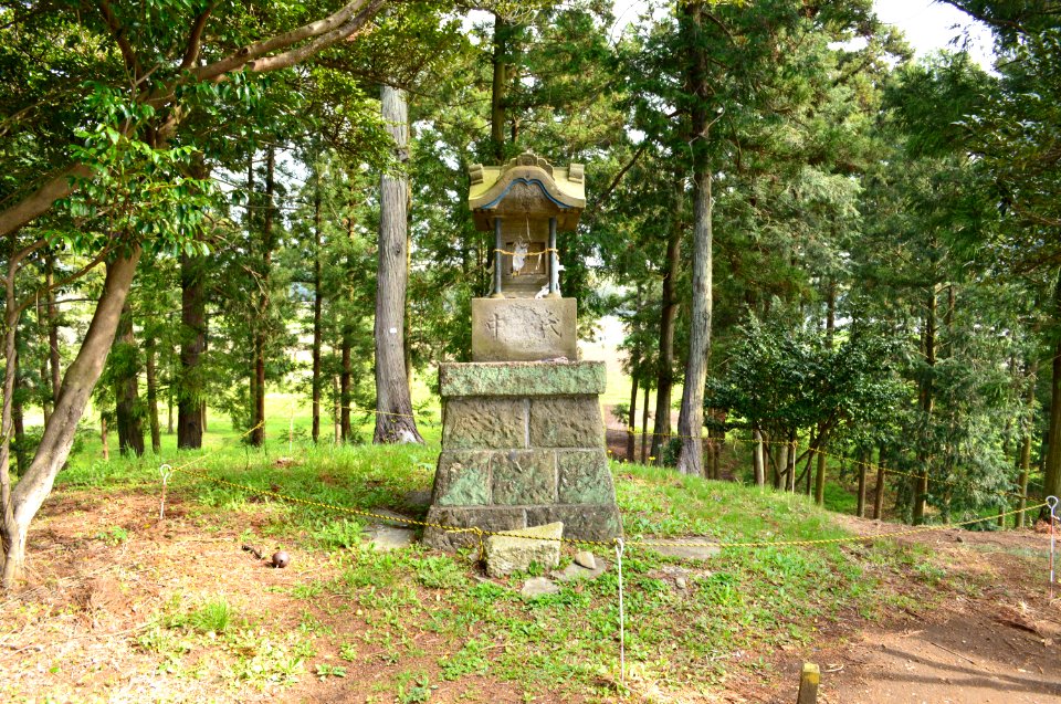 Biwazuka-kofun hokora