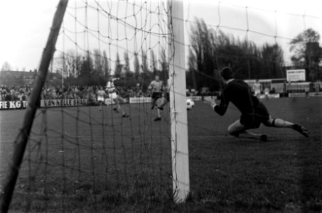 Blauw-Wit tegen Vitesse 2-1. Spelmoment, Bestanddeelnr 922-9552