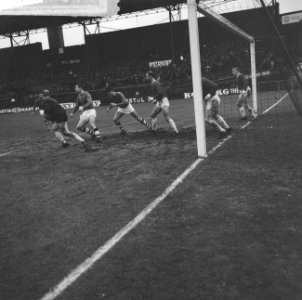 Blauw-Wit tegen Alkmaar 2-4, aanval van Blauw-Wit, Bestanddeelnr 917-3231