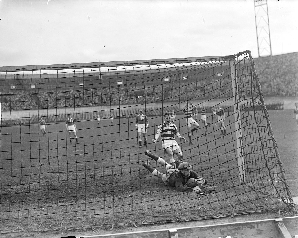 Blauw-Wit tegen Limburgia 3-3, derde doelpunt van Blauw-Wit, Bestanddeelnr 903-9252