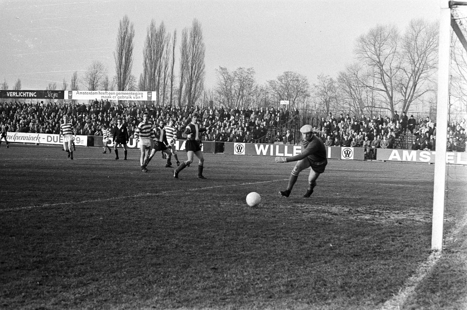 Blauw-Wit tegen HVC 4-0 derde doelpunt, Bestanddeelnr 924-1600