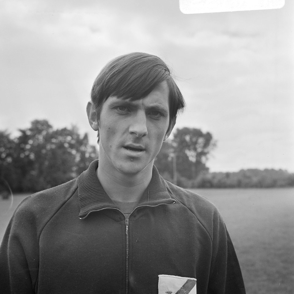 Blauw-Wit tegen Willem II 3-3, Gerrie Deijkens (kop), Bestanddeelnr 922-7467