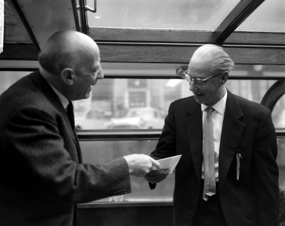 Blauwe Boekanier in de stad tgv de kinderboekenweek, wethouder Koets in de Bl, Bestanddeelnr 917-0830