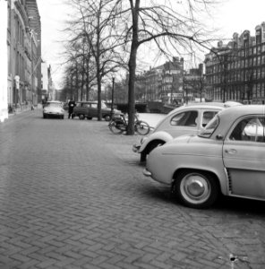 Blauwe zone tussen Vijzelstraat en Leidsestraat aan onevenzijde, op de gracht wa, Bestanddeelnr 916-3049