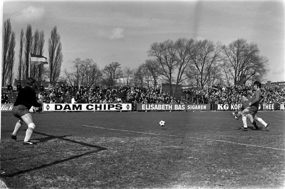 Blauw-Wit tegen De Graafschap 0-0. Nummer 18 Elftal Blauw-Wit, Bestanddeelnr 923-3744