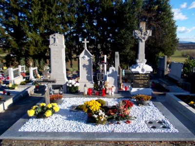 Bizeljsko Cemetery 01