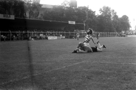 Blauw-Wit tegen HVC 0-2, Schoonewille in actie (Blauw-Wit), Bestanddeelnr 924-8434