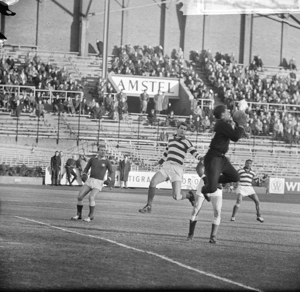 Blauw-Wit tegen MVV 1-2, keeper Korver, Couperus, achtergrond Frankel, Bestanddeelnr 914-6416