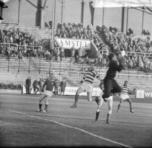 Blauw-Wit tegen MVV 1-2, keeper Korver, Couperus, achtergrond Frankel, Bestanddeelnr 914-6416