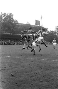 Blauw-Wit tegen Willem 2 2-2. De Boer , Schemmches (beide BW), Vriens, nummer 4 , Bestanddeelnr 920-7324