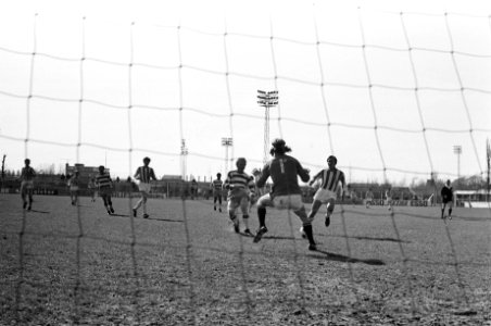 Blauw-Wit tegen Wageningen 1-0 Blauw-Wit heeft 1-0 gescoord, Bestanddeelnr 925-5148