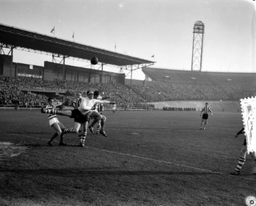 Blauw-Wit-PSV 1-1, uitval Lieuwe Steiger (keeper PSV), Bestanddeelnr 910-8390
