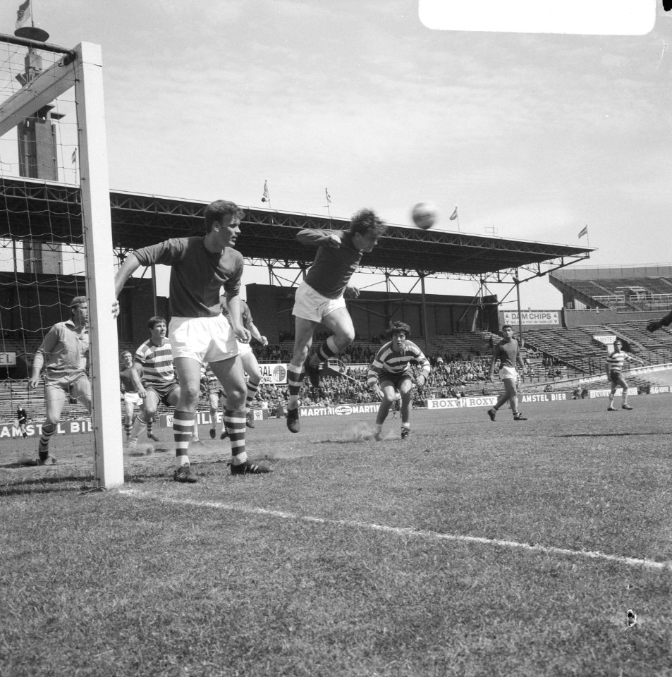 Blauw-Wit tegen Xerxes 1-1, spelmoment, Bestanddeelnr 919-1703