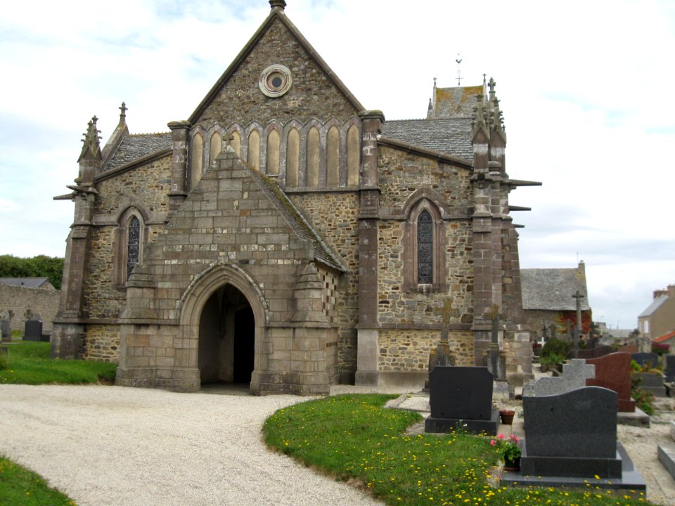 Biville (Manche, Fr) église, coté porche