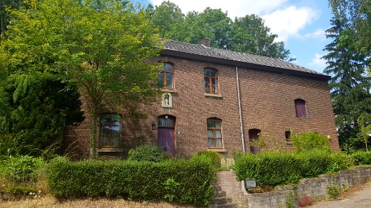Bissen-Mariabeeldje in gevel Dal Bissenweg 12 (5)