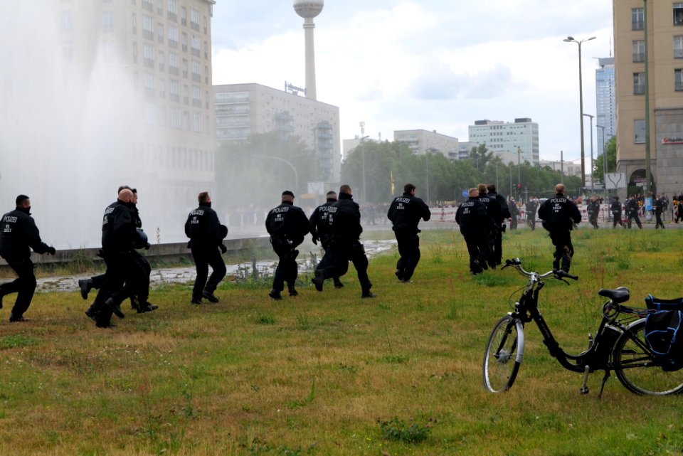 BlackLivesMatter protest Karl-Marx-Allee Berlin 2020-06-06 28