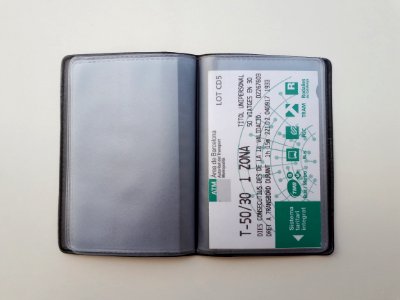 Black vertical credit card holder with 10 pockets - C-