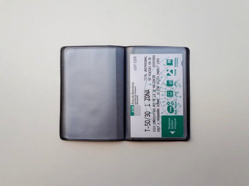 Black vertical credit card holder with 10 pockets - C--