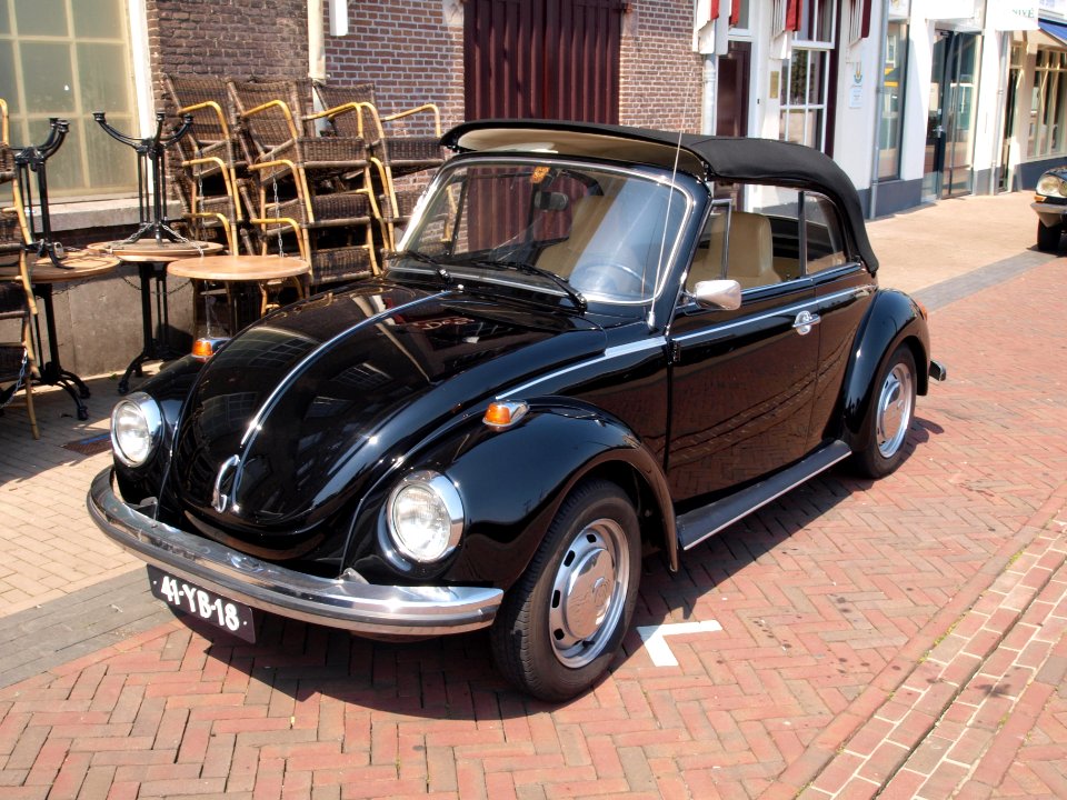 Black VW Beetle, 41-YB-18 p1