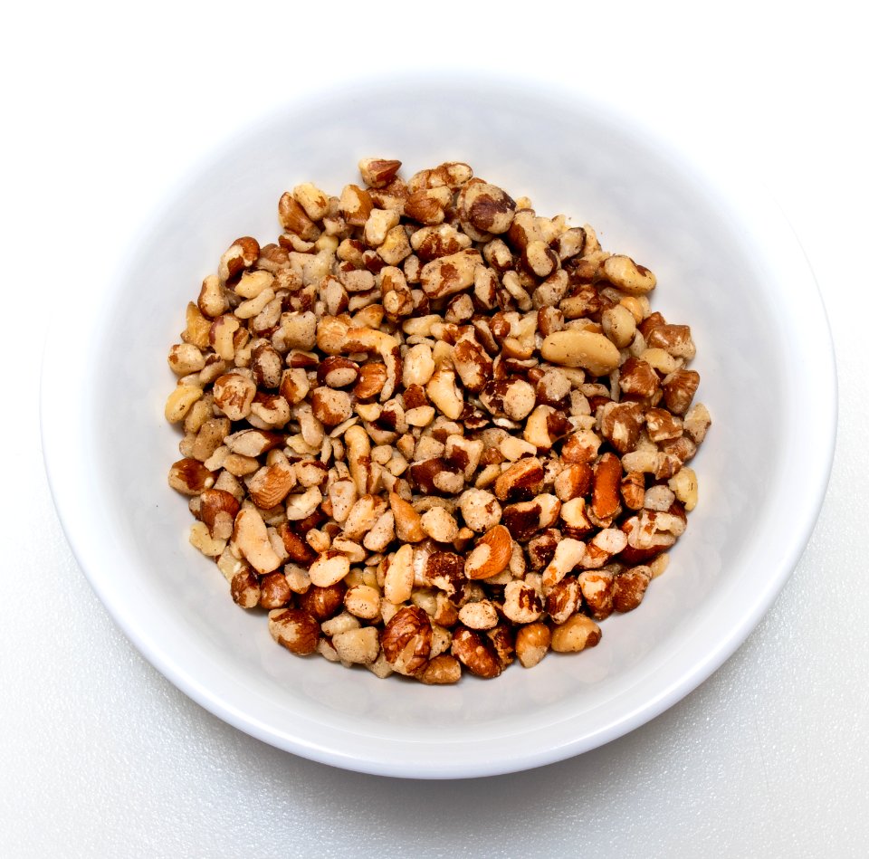 Black Walnuts (Juglans nigra) hulled and shelled, meat only