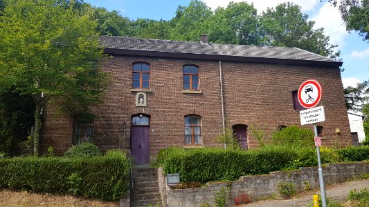 Bissen-Mariabeeldje in gevel Dal Bissenweg 12 (2)