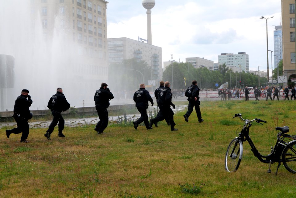 BlackLivesMatter protest Karl-Marx-Allee Berlin 2020-06-06 27