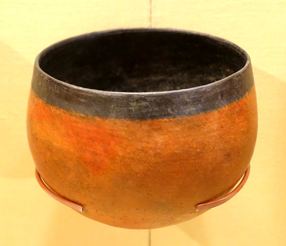 Black top red ware bowl, Adindan, Nubia, Cemetery K, tomb 94B, C-group III, 1600-1550 BC, ceramic - Oriental Institute Museum, University of Chicago - DSC08021