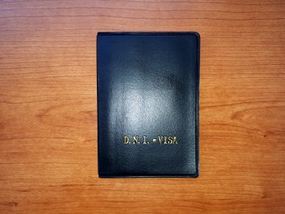 Black vertical credit card holder with 10 pockets - WAhf
