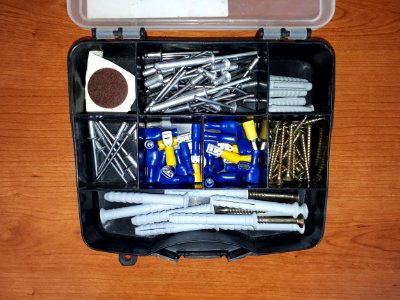 Black screw box - 17 x 15 x 3.5 cm - A