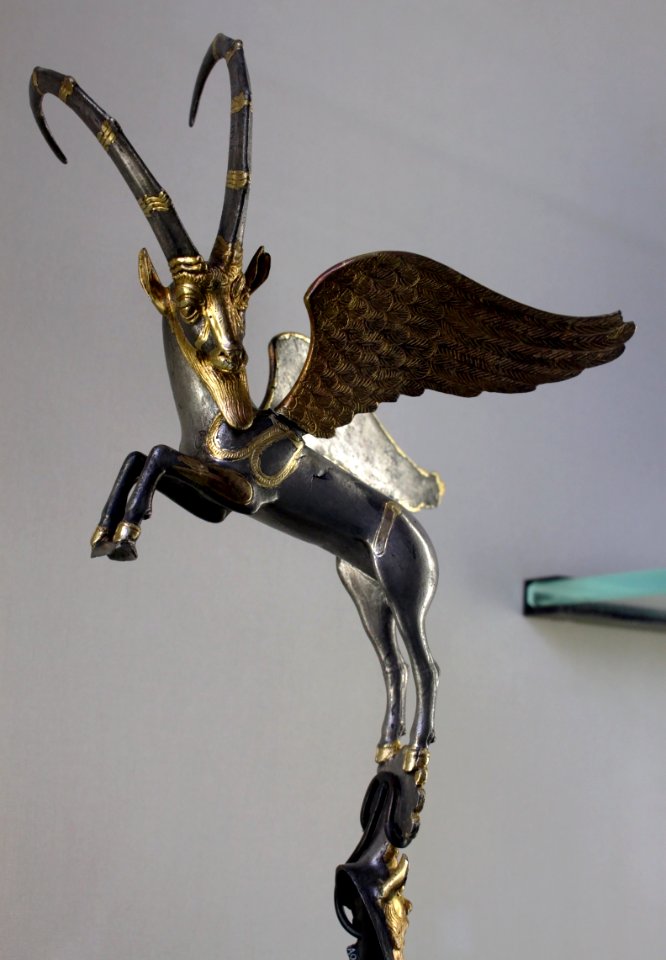 Bouquetin ailé Achéménides Louvre Ant Orien 12 a 14012018 1