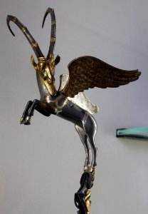 Bouquetin ailé Achéménides Louvre Ant Orien 12 a 14012018 1
