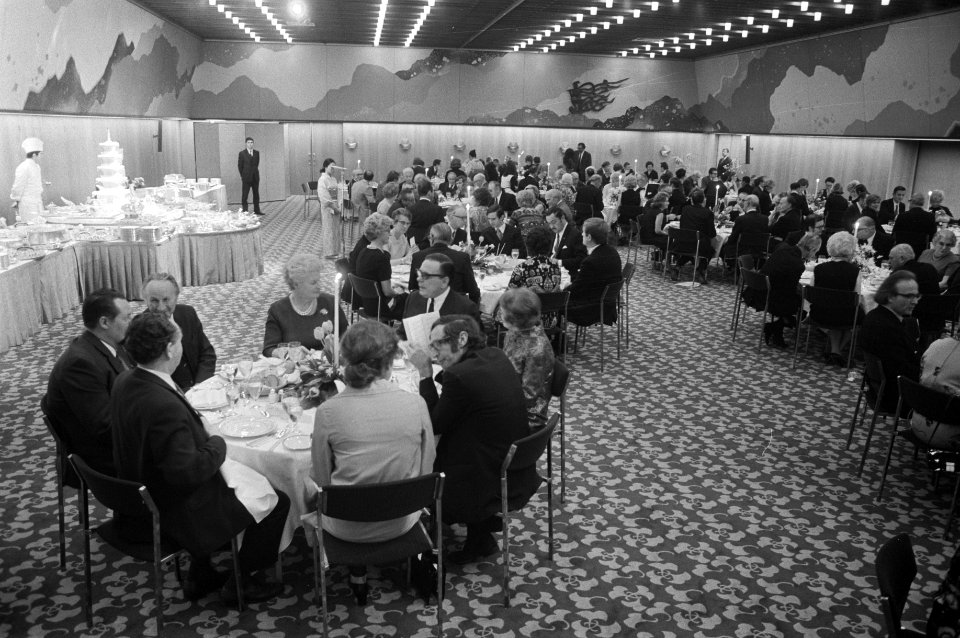 Buitenlandse persvereniging houdt ontvangst in Okurahotel Amsterdam, Bestanddeelnr 925-1953