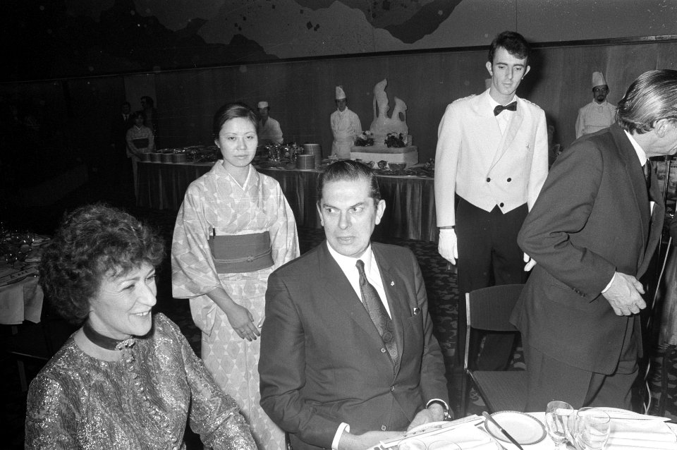 Buitenlandse persvereniging houdt ontvangst in Okurahotel Amsterdam, Bestanddeelnr 925-1951