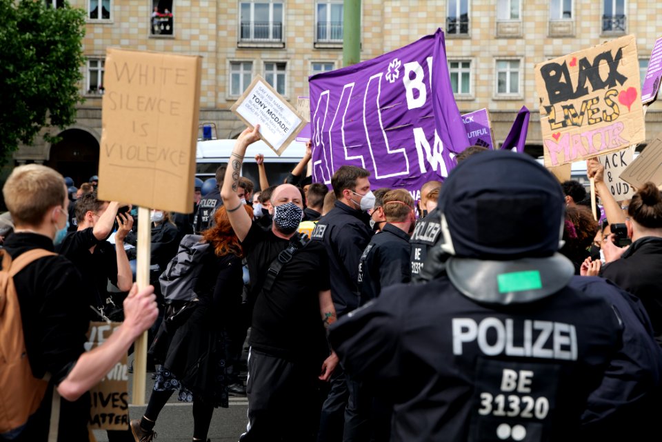 BlackLivesMatter protest Karl-Marx-Allee Berlin 2020-06-06 34