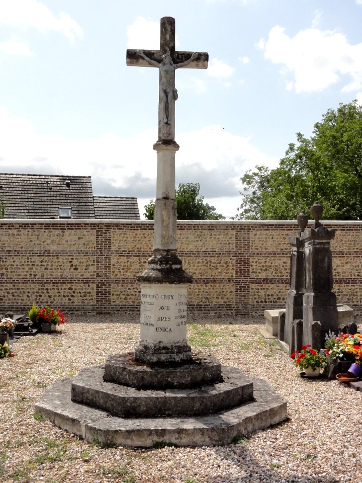 Blacqueville (Seine-Mar.) croix de cimetière